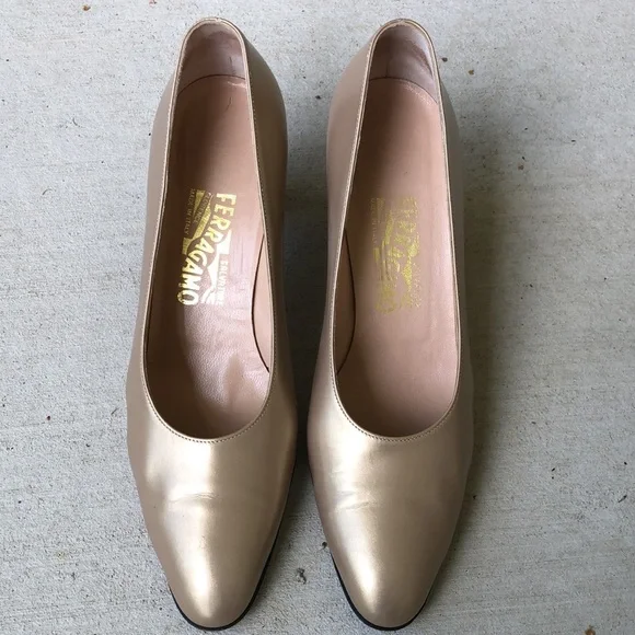Like new! - SALVATORE FERRAGAMO Metallic Pumps Heels - Picture 7 of 10